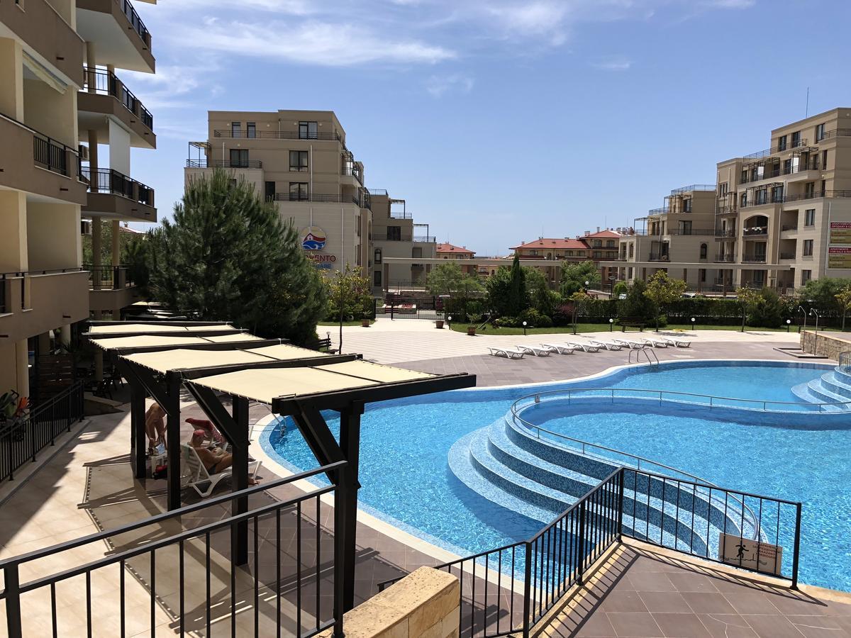 Vp Luxor Studio Sveti Vlas Bagian luar foto
