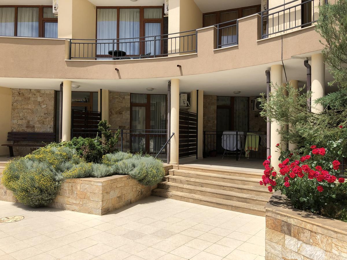 Vp Luxor Studio Sveti Vlas Bagian luar foto