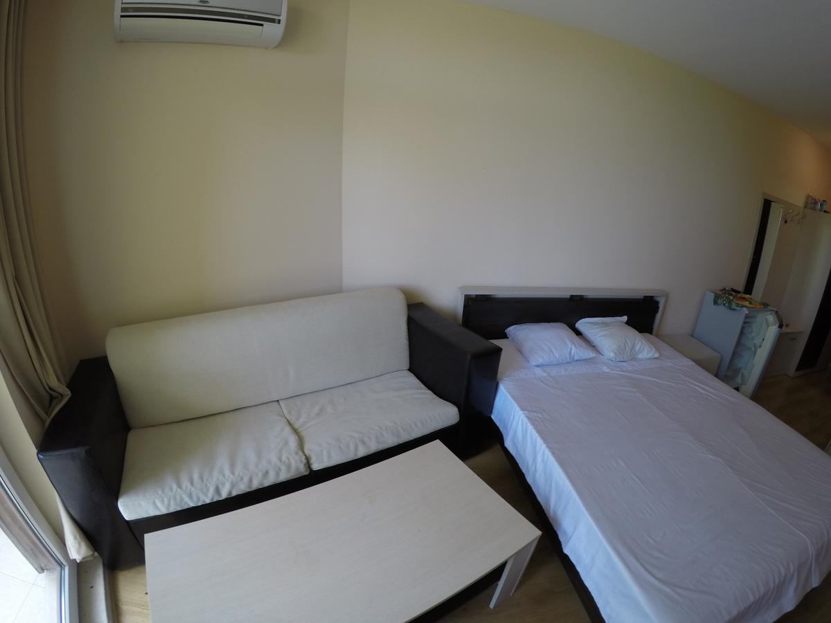 Vp Luxor Studio Sveti Vlas Bagian luar foto