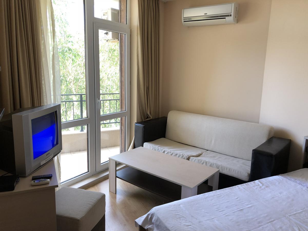 Vp Luxor Studio Sveti Vlas Bagian luar foto